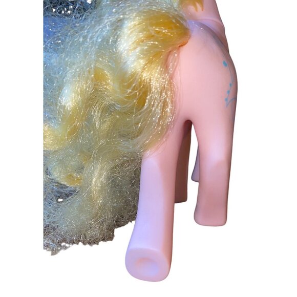 Vintage 1984 My Little Pony Flutterbye Pegasus Yellow Hair Pink Body Figurine - Picture 9 of 13